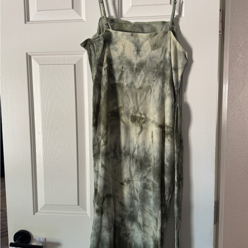 Source Unknown Olive Tie-Dye Midi Dress